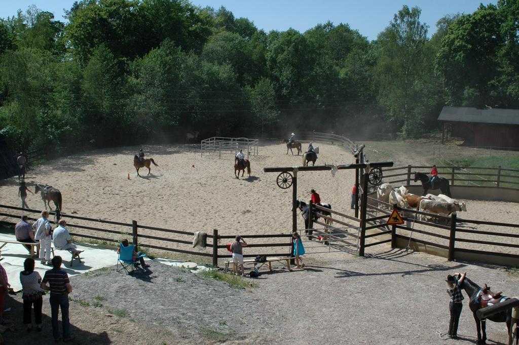 J A Ranch Bed & Breakfast Stromsnasbruk Luaran gambar